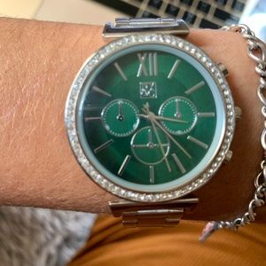 NY & CO WATCH